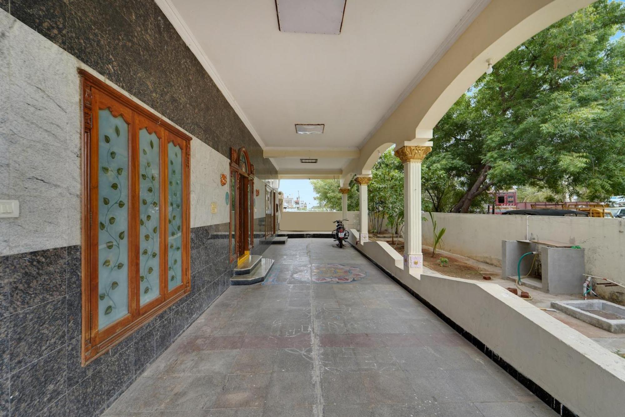 Collection O Mahika Homestay Tirupati Bagian luar foto